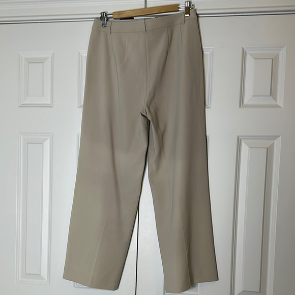 St. John Crepe Elegant Tan Ankle Straight-Leg Pants Sz8 - Picture 7 of 8